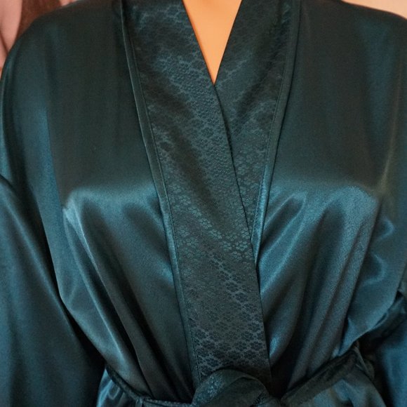 Sexy Emerald Green Victoria’s Secret Robe short - Picture 4 of 9